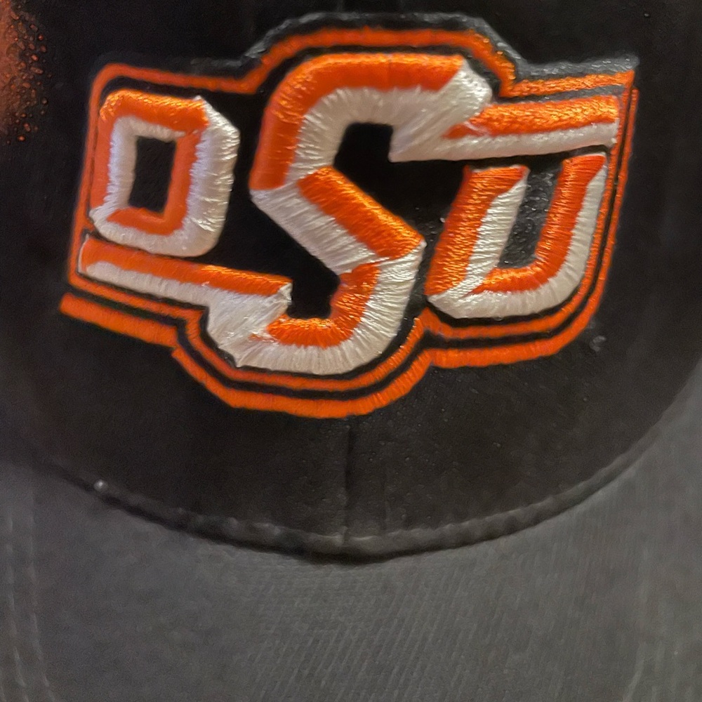 A House Divided - OU Sooners/OSU Cowboys - 2 caps - 1 price - Picture 3 of 9